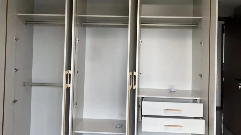 实木定制家具的价格通常由以下几个部分构成：